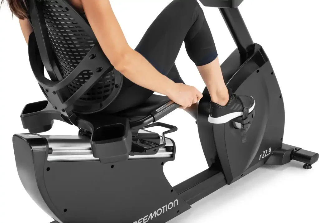 r22-9 RECUMBENT BIKE